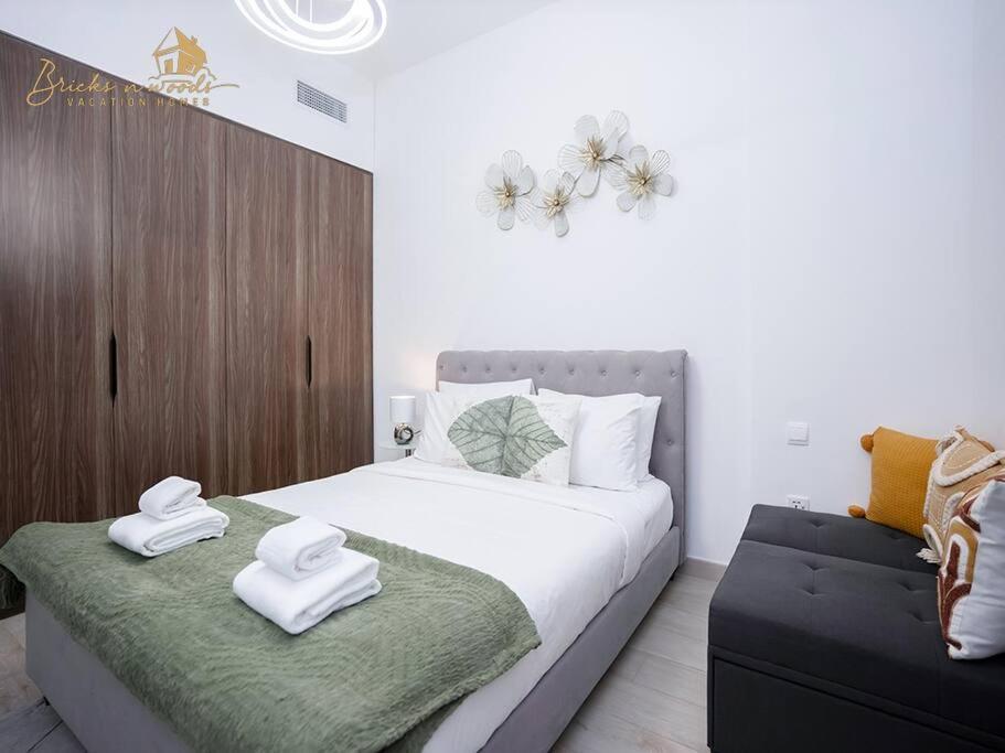 Stunning Burj View 1 Bhk Apartment Dubai