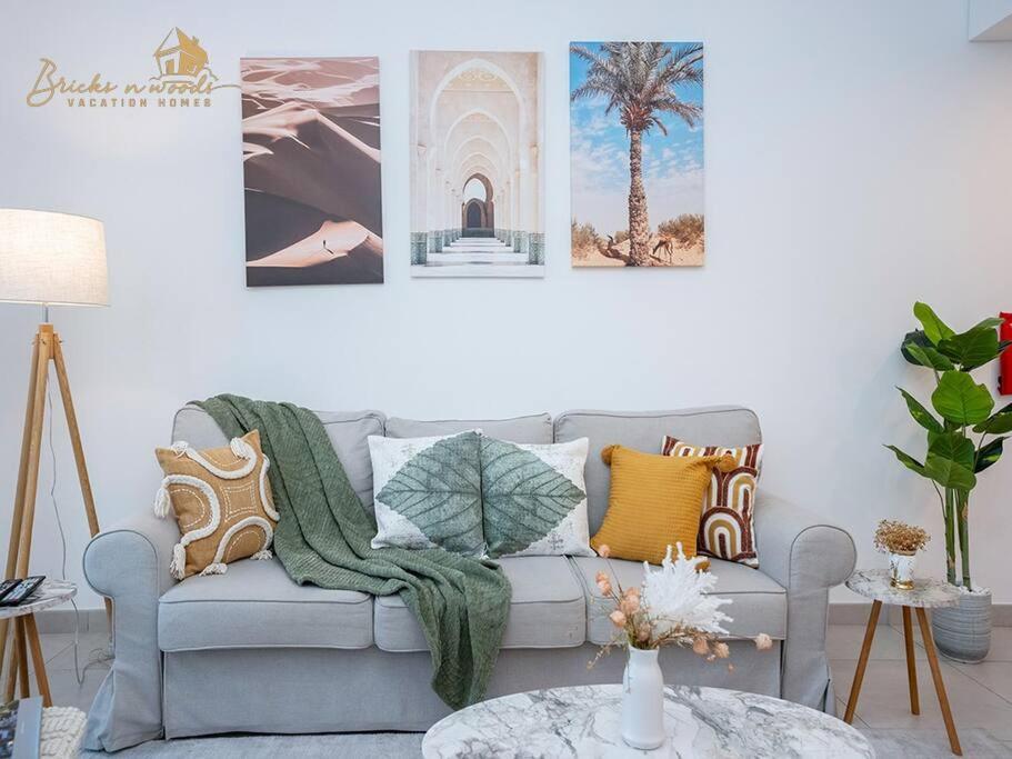 Stunning Burj View 1 Bhk Dubai